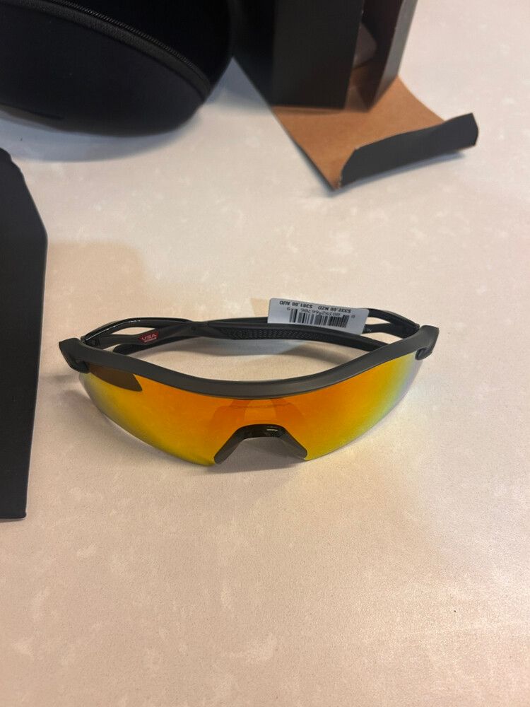 2025 Oakley Radar Plate Sunglasses - Matte Carbon Frame with Prizm Ruby