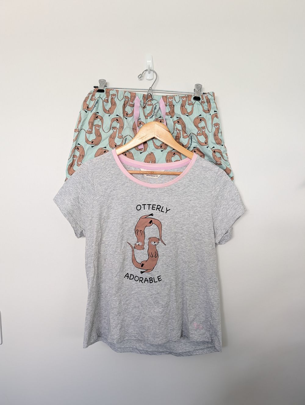 Otter Pyjama Set Graphic Print Pajamas Shorts Animals Lounge wear Relaxed Casual size medium chill lightweight comfy cutesy