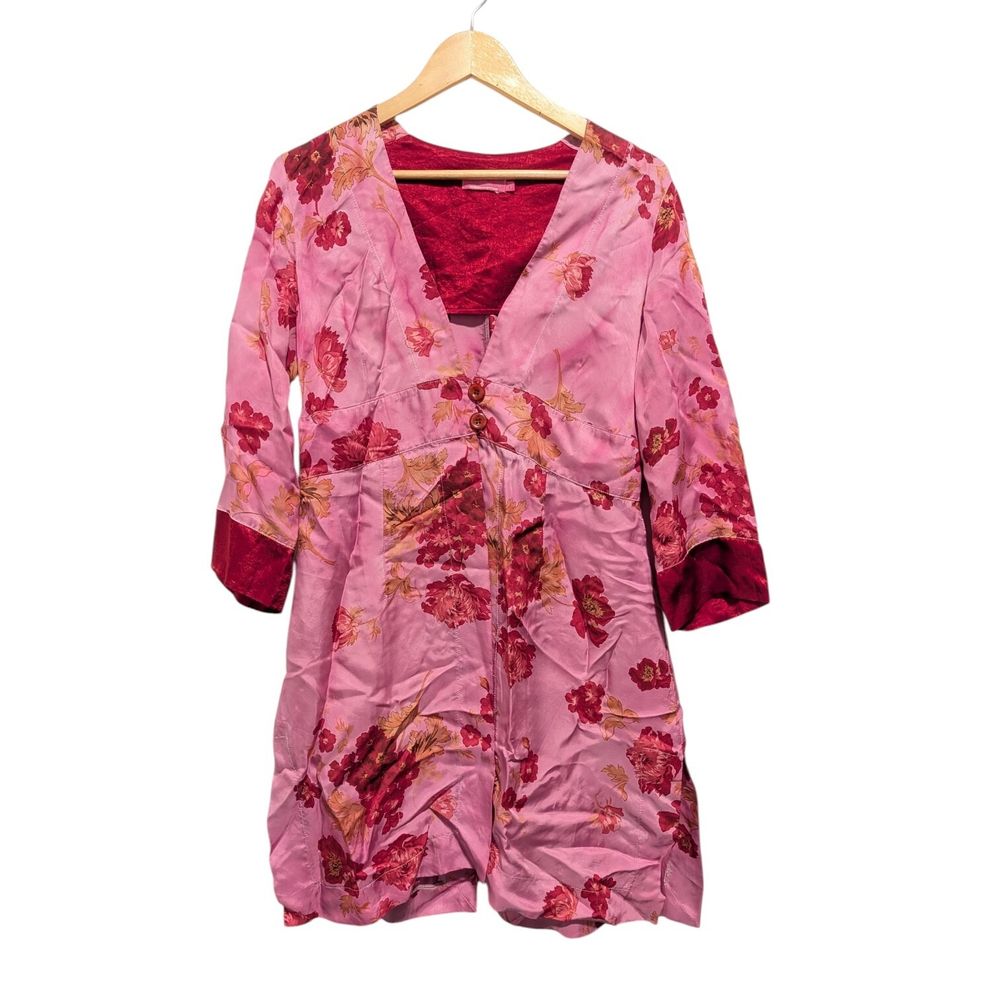 Floral satin kimono style wrap 3/4 sleeve long open front cardigan cover up pink red flower power boho hippie bohemian fairy artsy cottage asian inspired girly barbie ballet