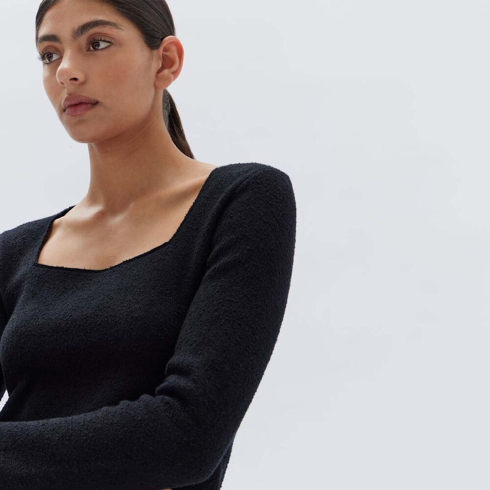 Assembly Label Square Neck L/S Top