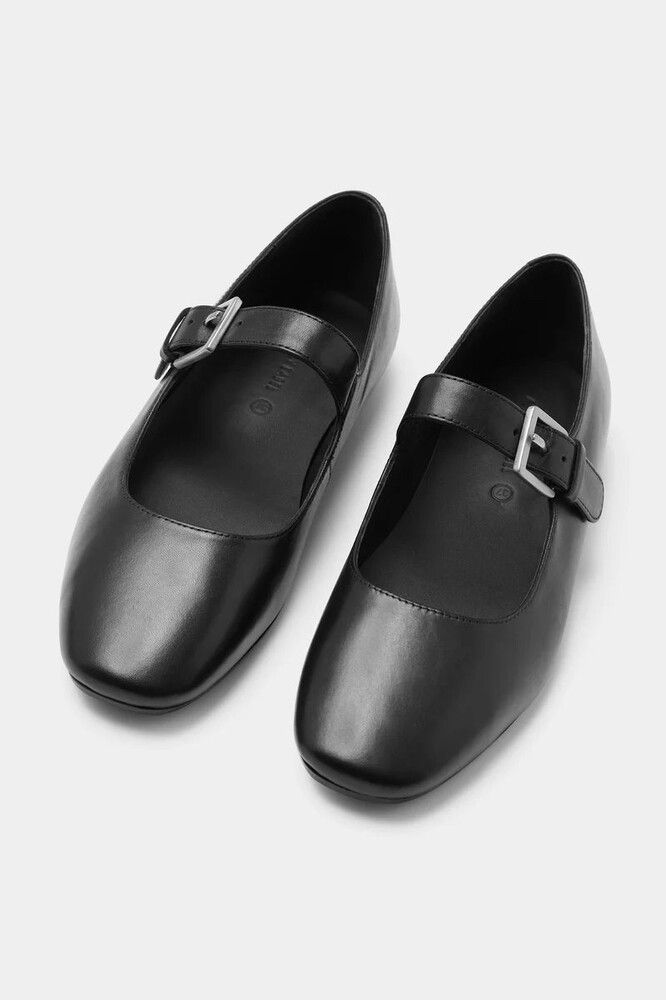 Assembly Label Leather Flats