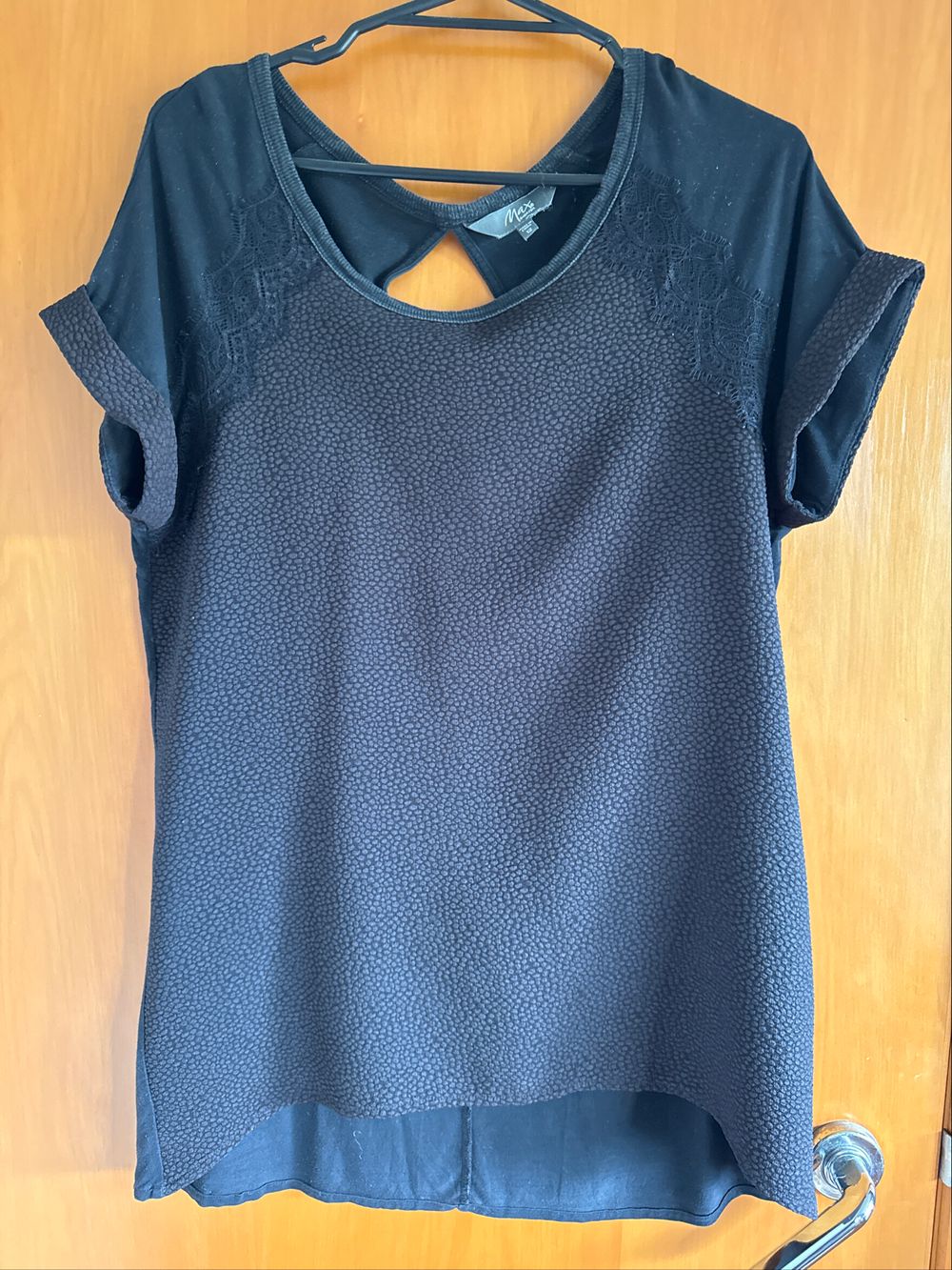 Max Black Top