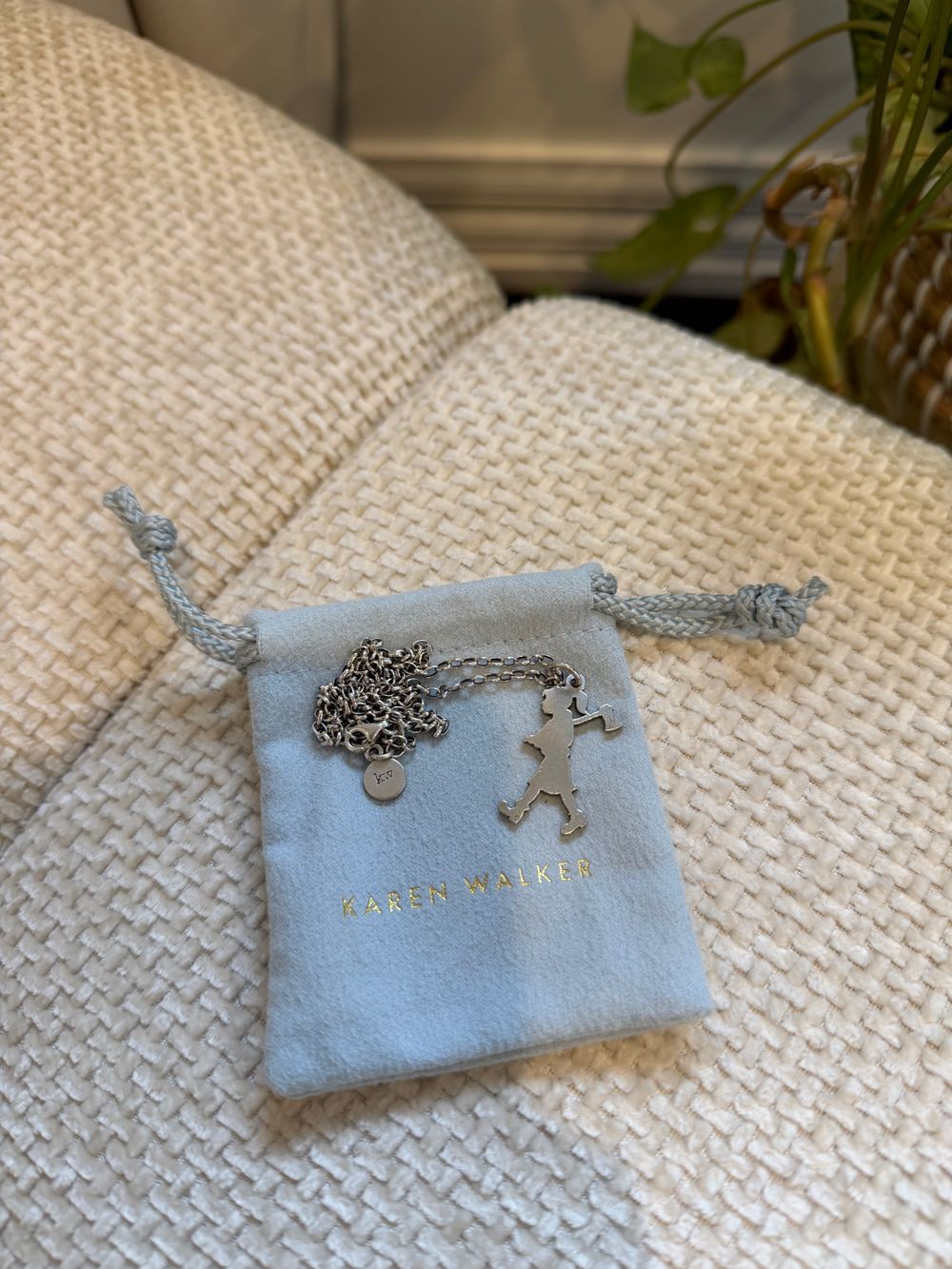 Karen walker runaway girl necklace