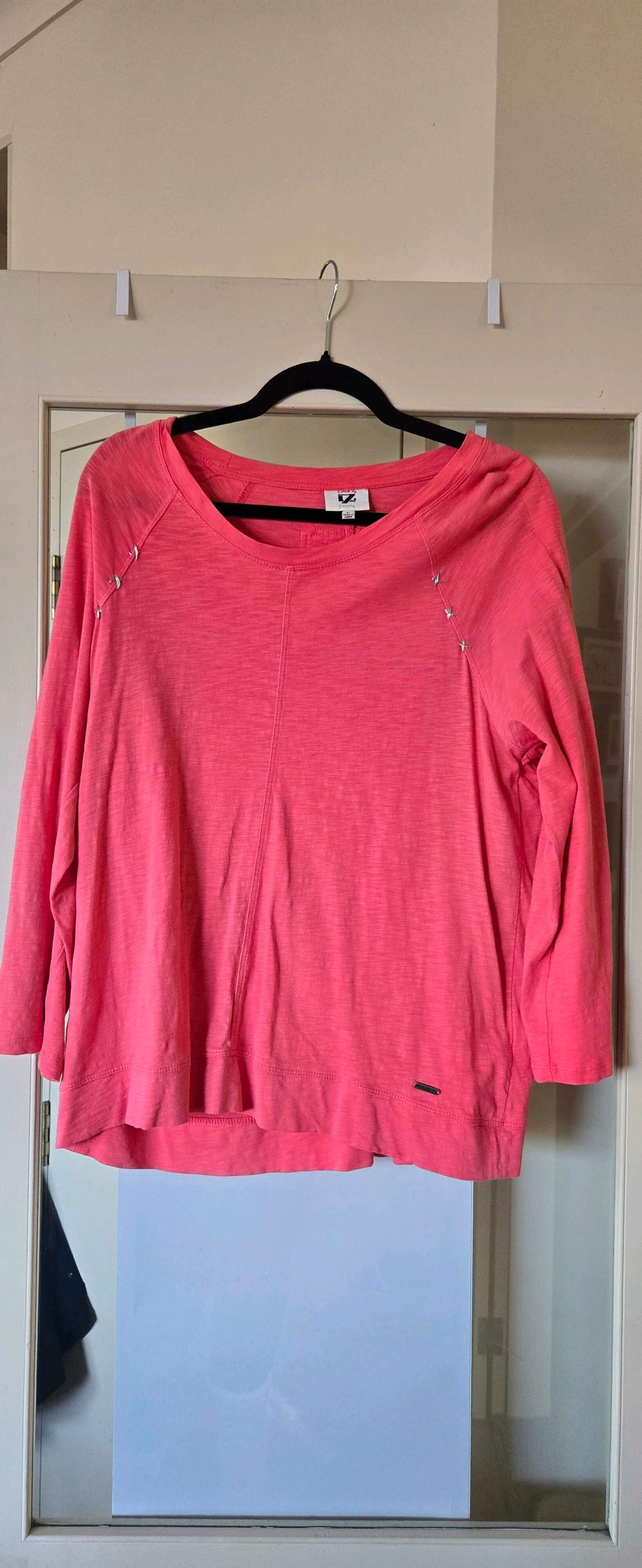 Line 7 Leisure Sz L long sleeve top