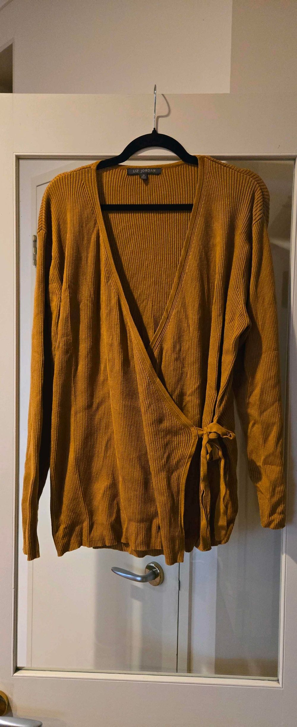 Liz Jordan mustard yellow Sz18 ribbed knit wrap top