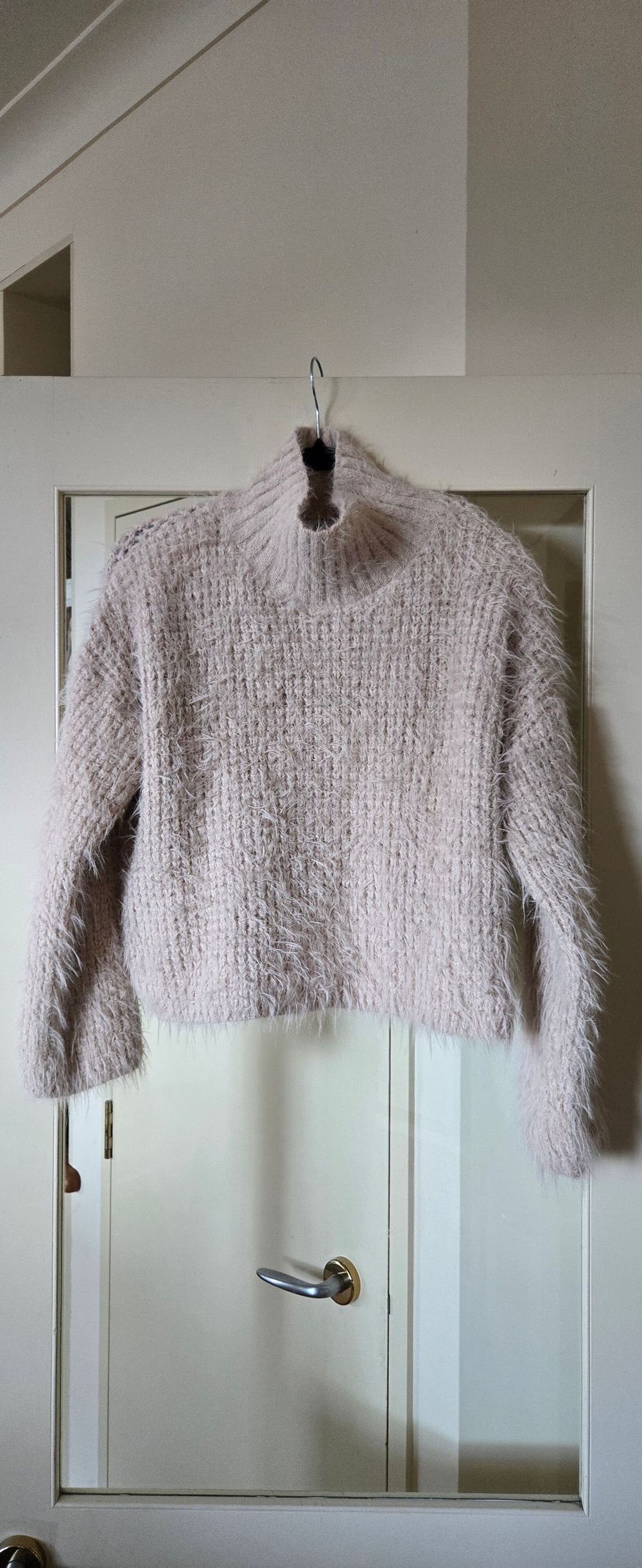Pink Diamond Beige Fuzzy Knit Jumper Sz S