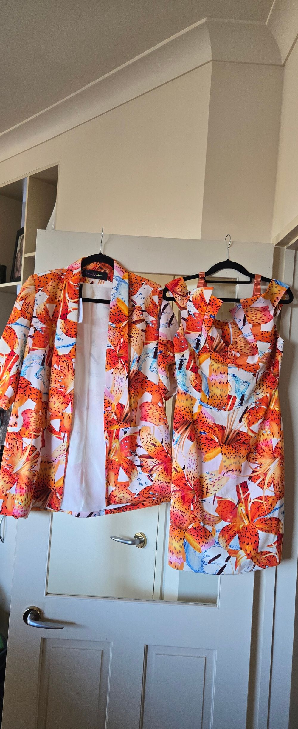 Romance Was Born 100% Silk 2-Piece Suit Set – Tropical Day Coat & Dress – Size 10