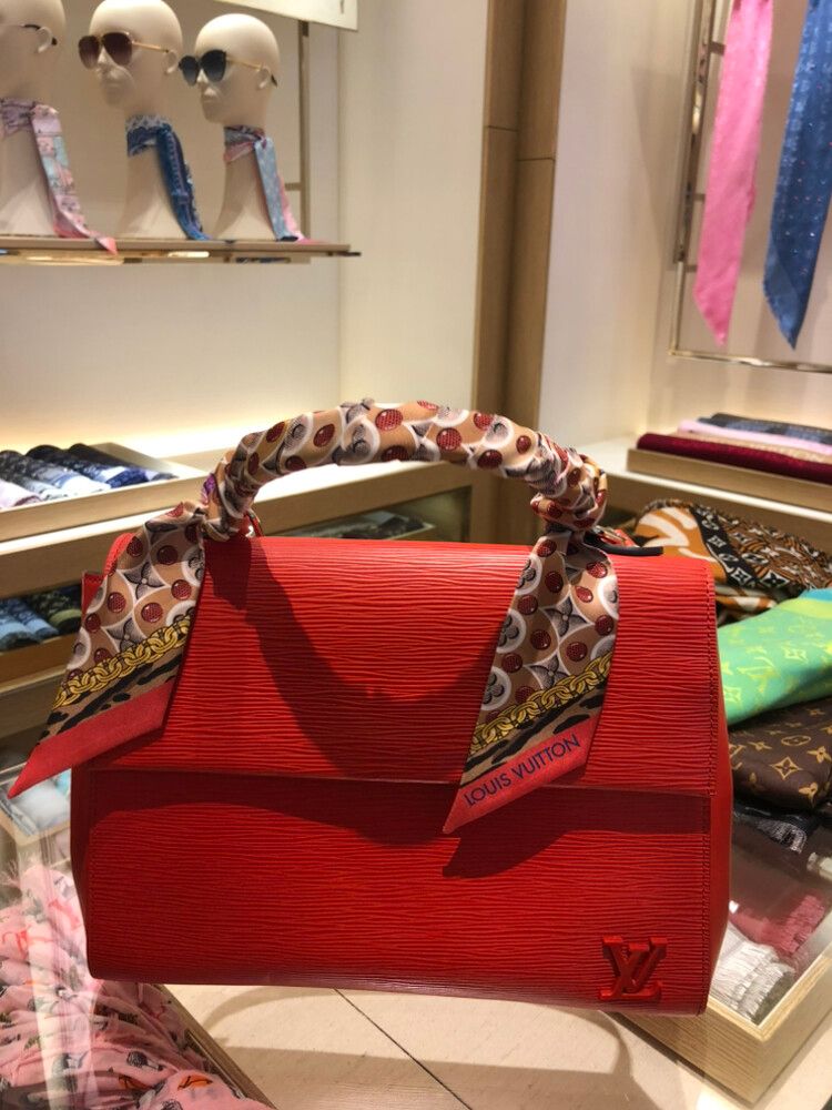 LV Cluny MM (red)