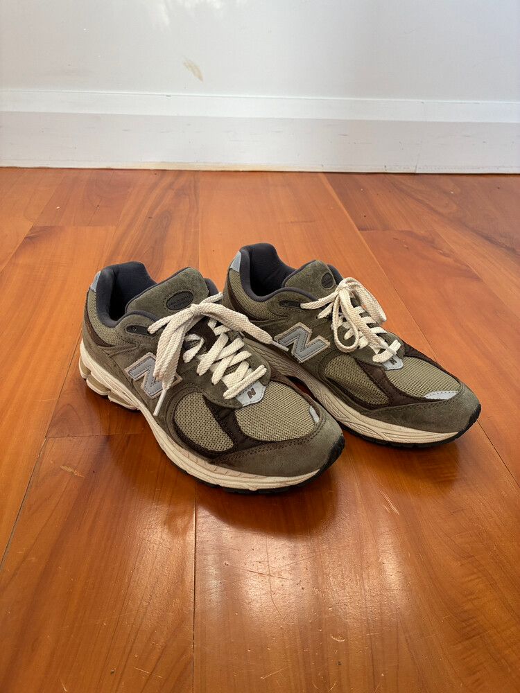 New Balance Green 2002R Sneakers