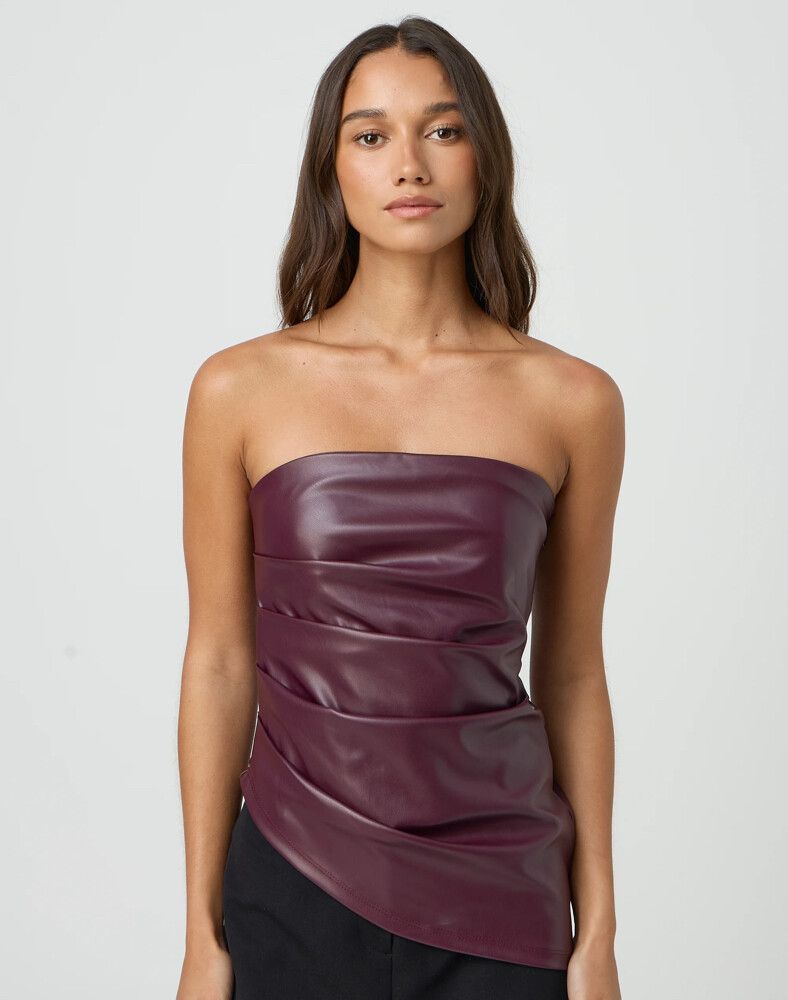 princess polly baby blue dress WornOnTV: Nicole's maroon leather strapless mini dress on Paris and Nicole  The Encore | Nicole Richie main image 1