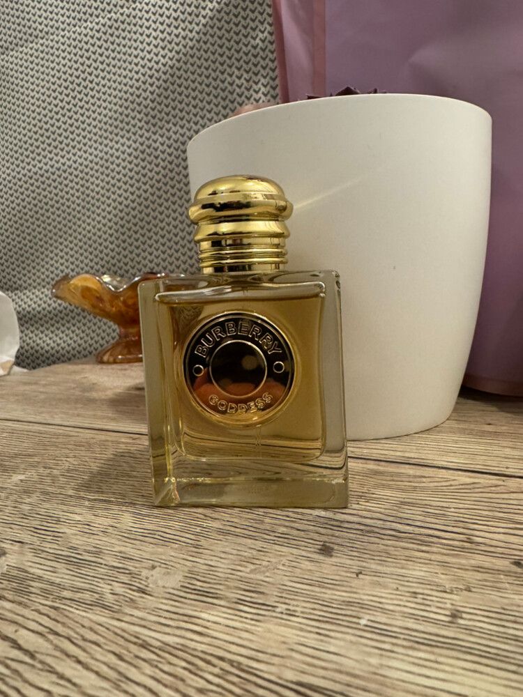 Burberry Goddess Perfume