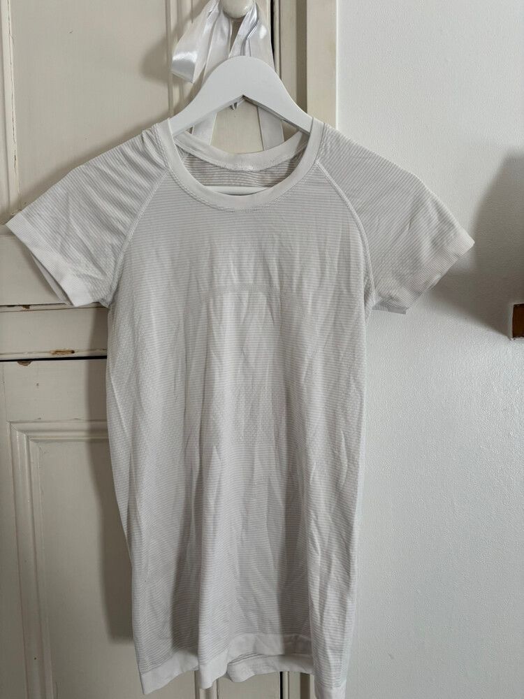 Lululemon: Swiftly Tech Short-Sleeve Shirt 2.0 Hip Length