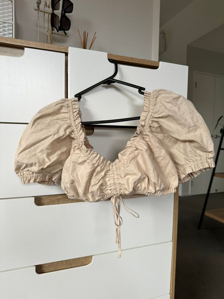 Cropped Puff Sleeve