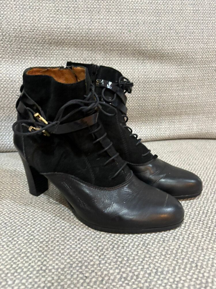 🖤 Hispanitas Lace-Up Ankle Boots – Leather & Suede (Made in Spain, Size 39)