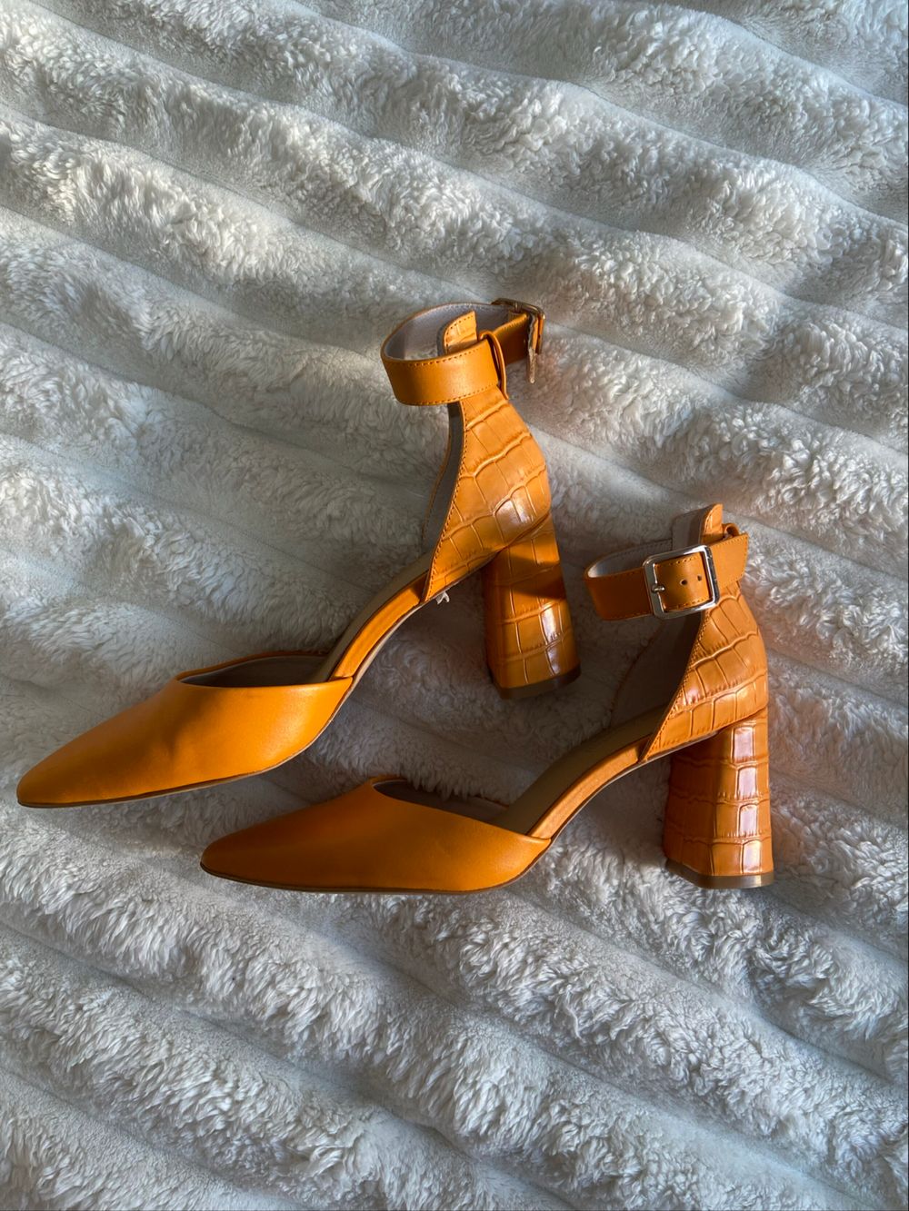 Isabella Anselmi Orange Heels