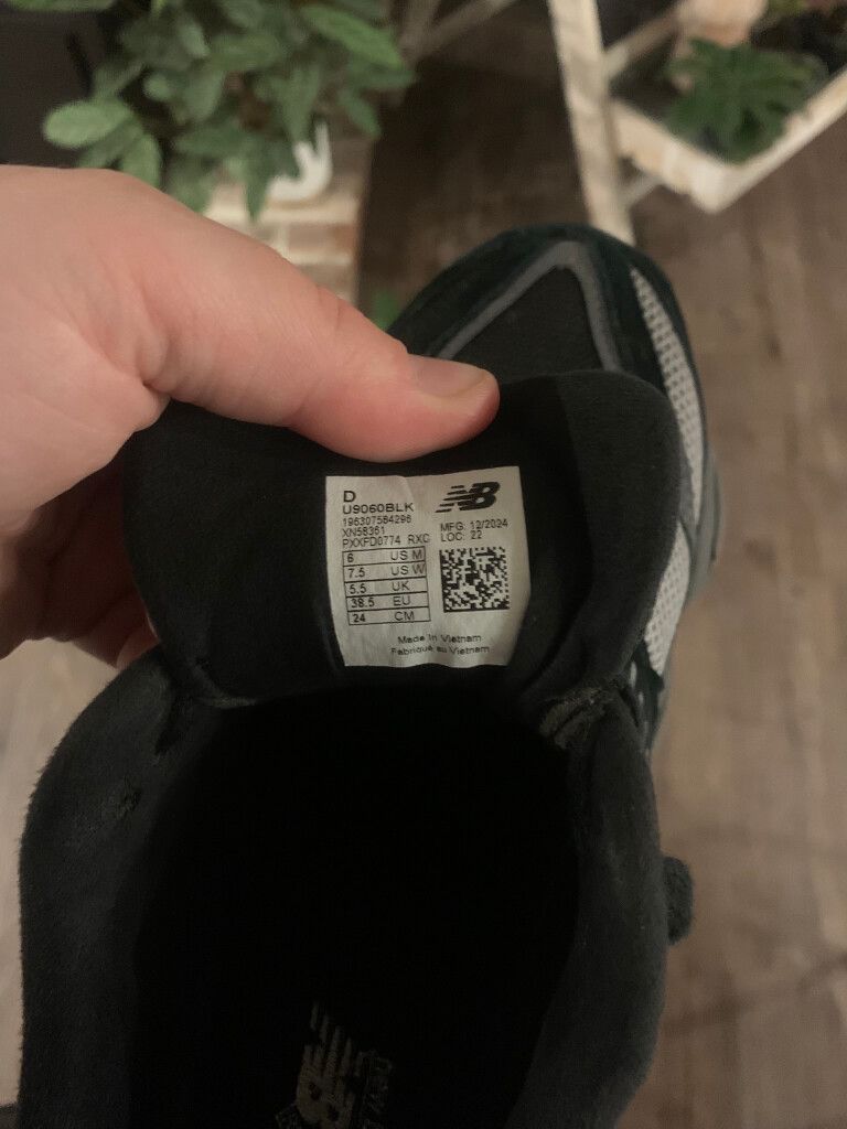New Balance Black Grey Sneakers