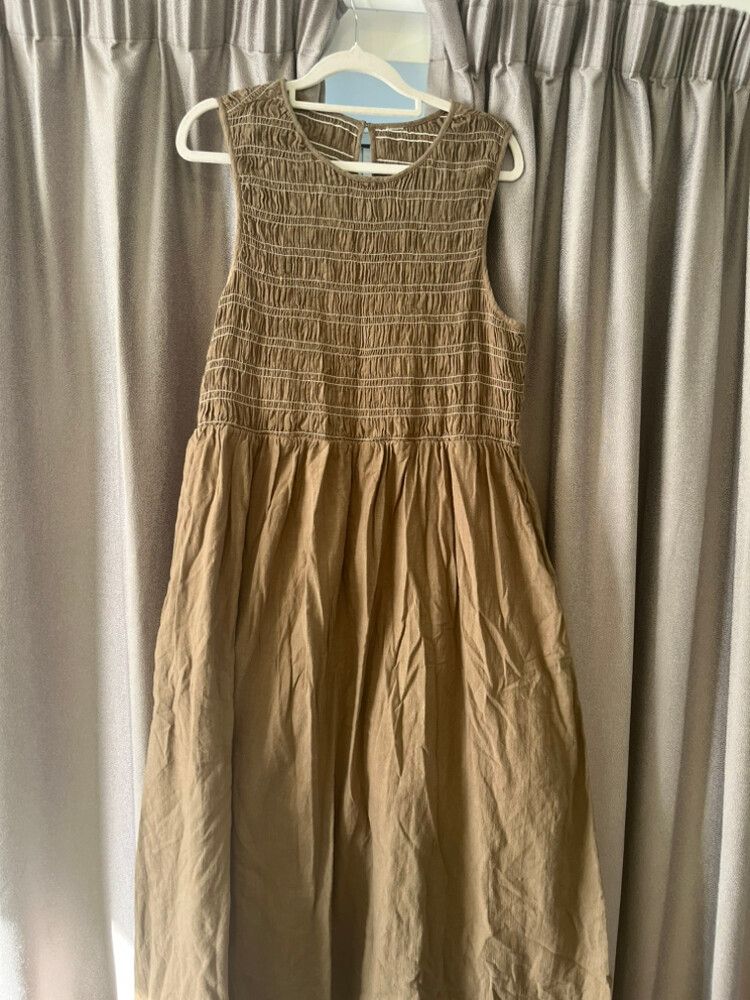 gorgeous midi khaki dress