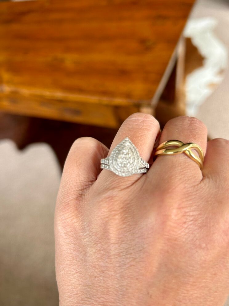 White Gold Pear Diamond Ring Set