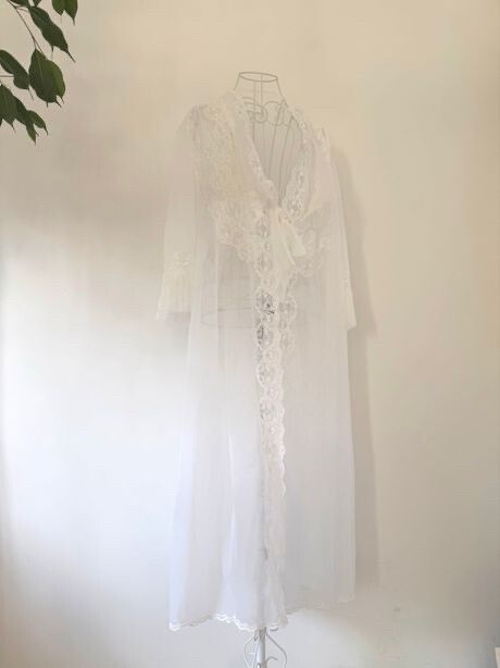 Vintage White Sheer Lace Peignoir Robe / Bridal Dressing Gown
