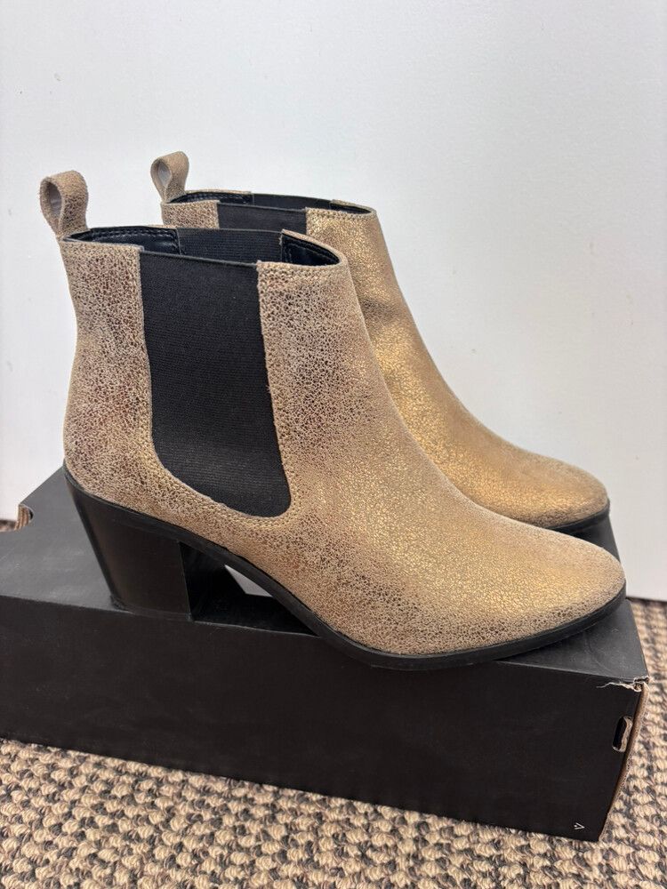Gold leather Ankle Boots