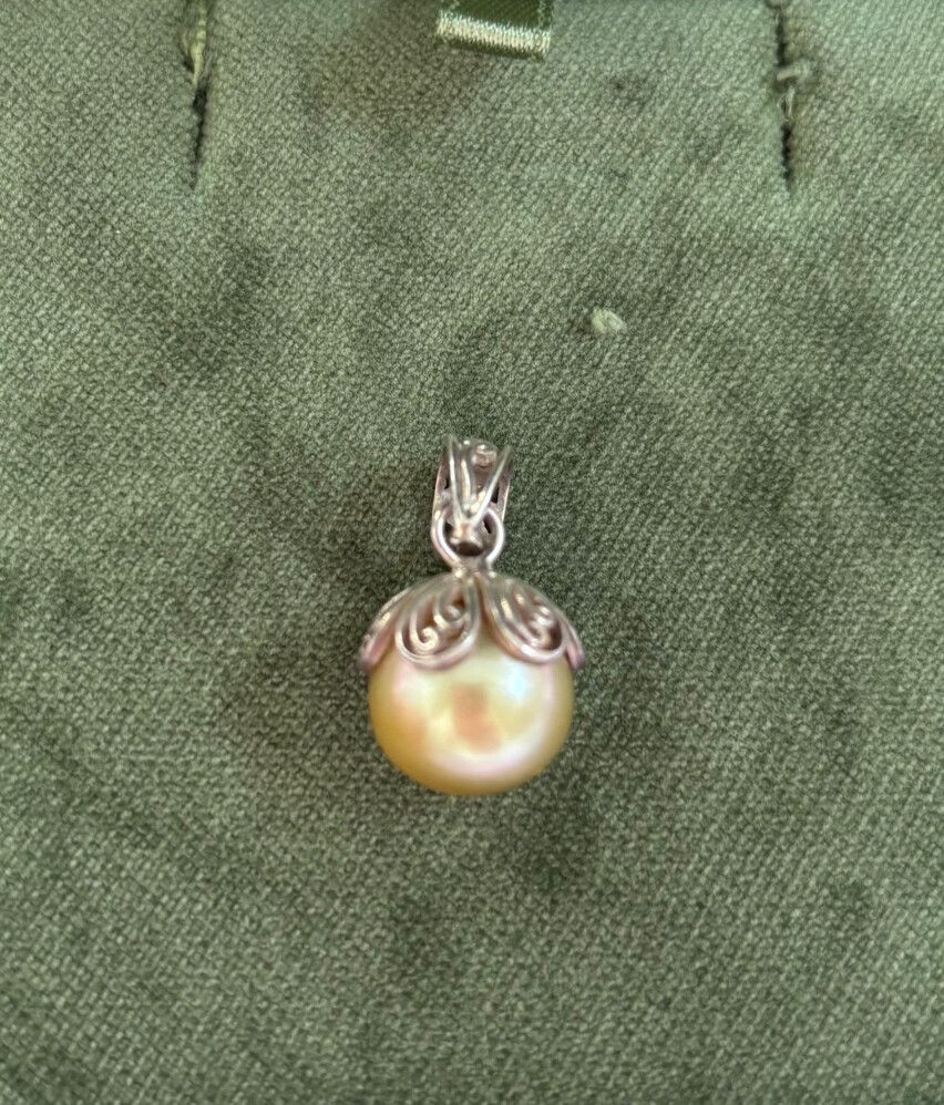 Gold Pearl Pendant
