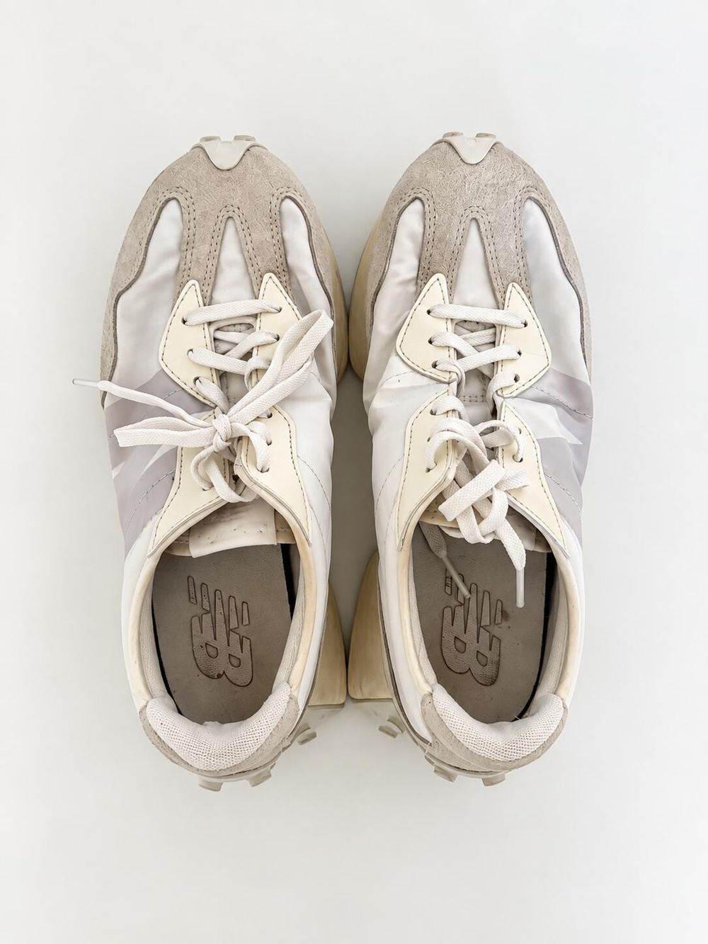 New Balance 327 White Sneakers Size US 9