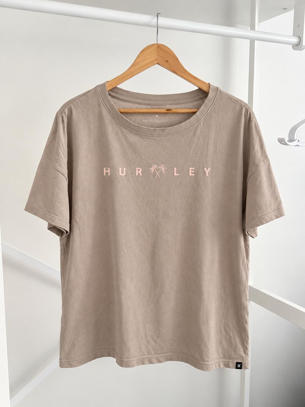 Hurley Logo T-Shirt Taupe Size L
