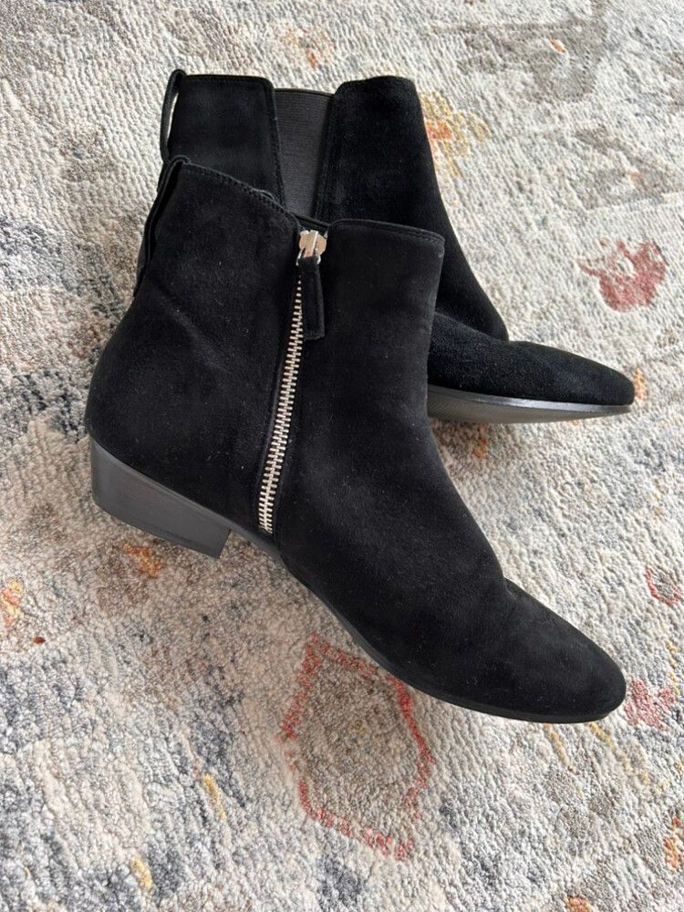 excellent condition Witchery Suede Boots