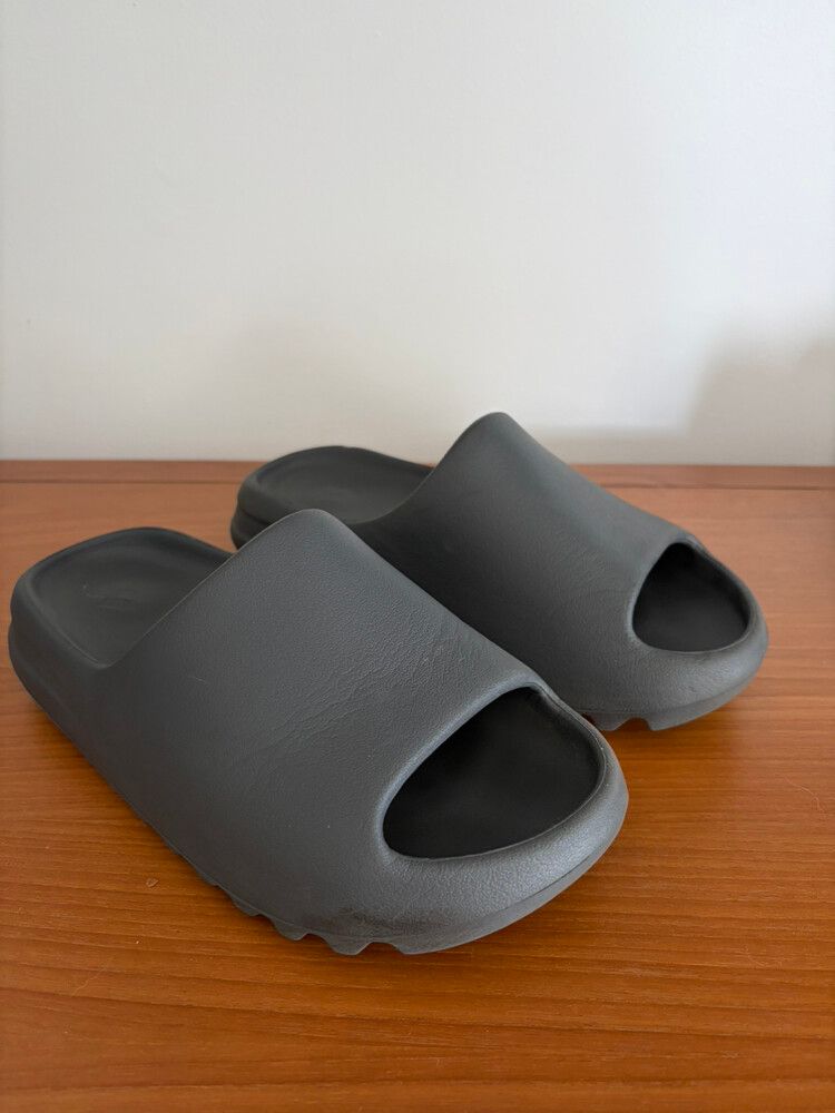 yeezy slides 7