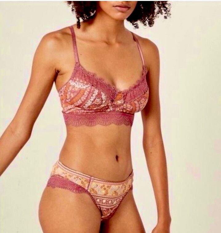 SPELL & THE GYPSY Bralette Size Large Floral Lace Intimate Romantic Boho