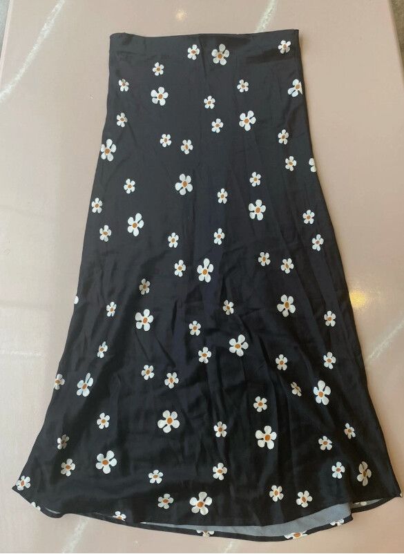 THE LAIR Black Silk Floral Midi Skirt Size 12 Glam Casual Summer Preppy Designer