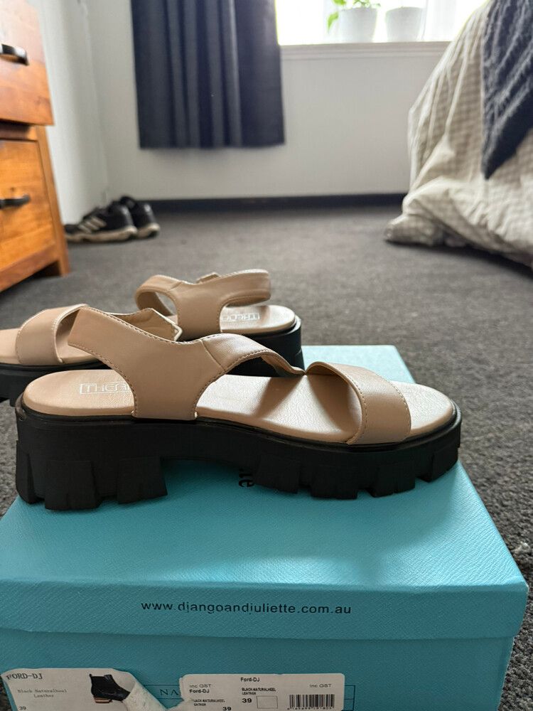 Therpay Beige Sandals