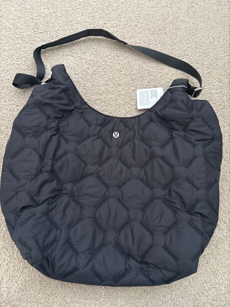 Lululemon Quilty Pleasures Shoulder Bag 14L-black