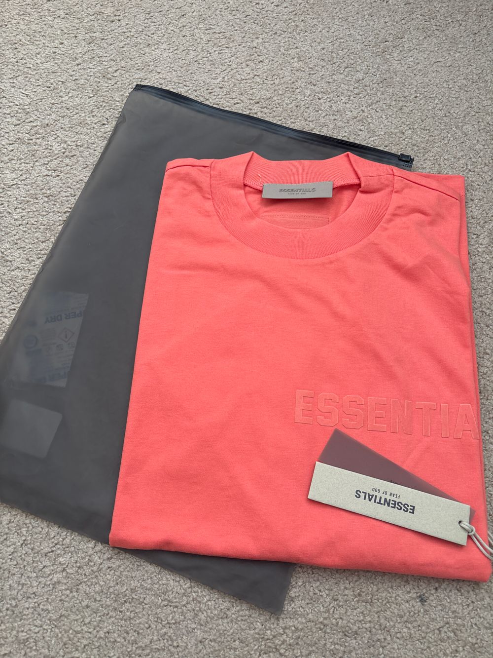 Fear of God Essentials T-shirt Coral- size M