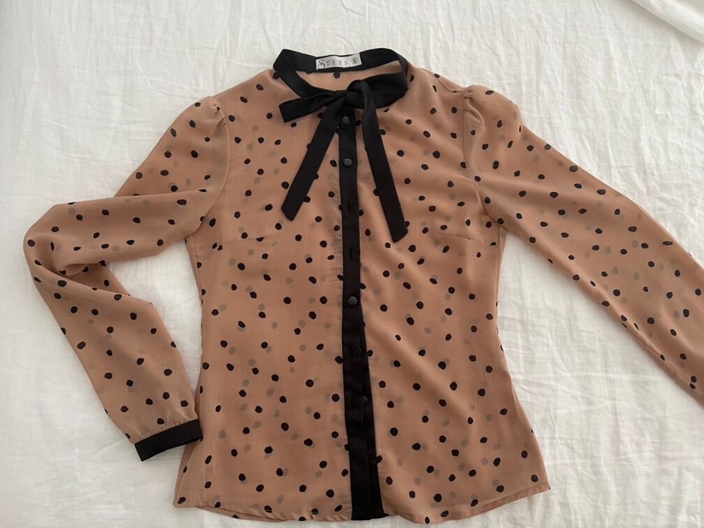 Stets Taupe Feminine Blouse with a tie