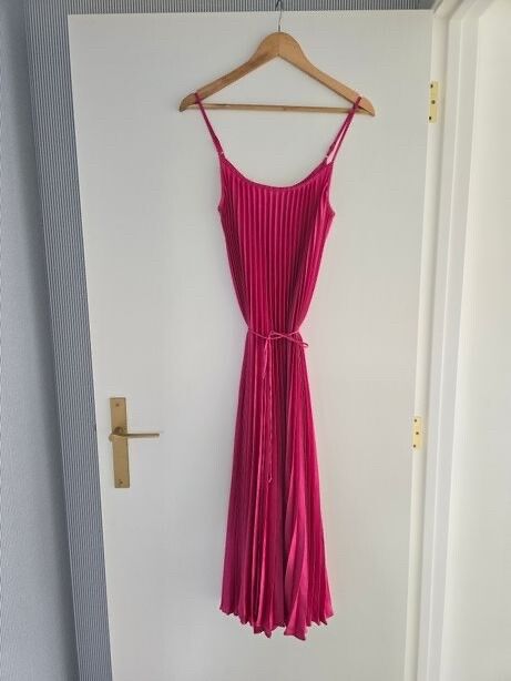 Gorman - Hot pink midi dress on Designer Wardrobe