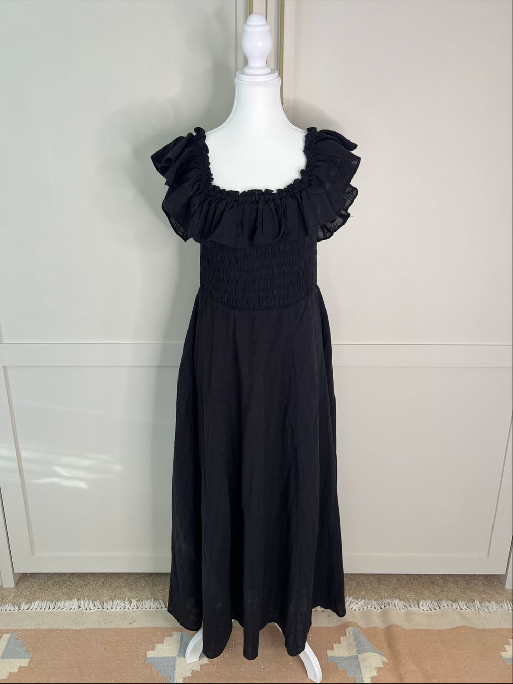 MAX Black Ruffled Midi Dress