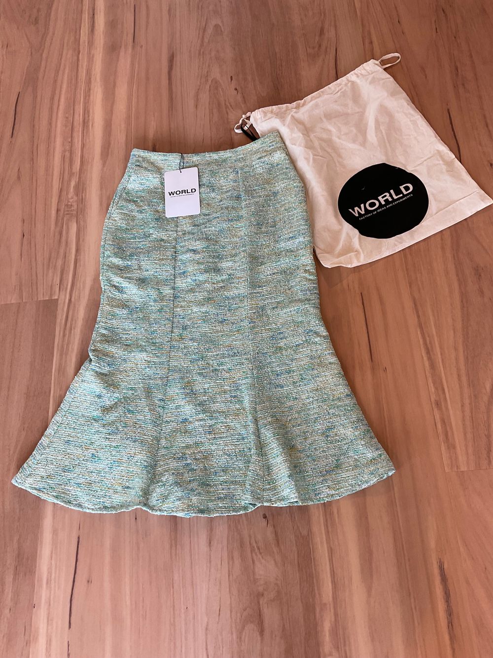 Stunning WORLD Beegee Skirt Mint, RRP$499