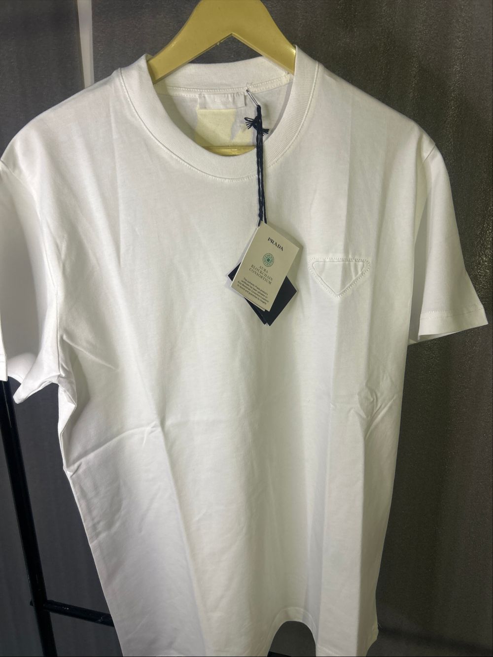 PRADA WHITE T-SHIRT