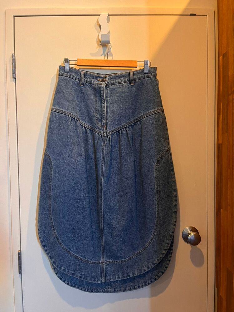 Tulip style denim skirt