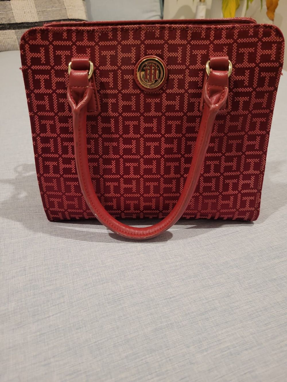 Tommy Hilfiger bag