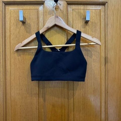 LULULEMON BLACK SPORTS BRA size 2 (AU6)
