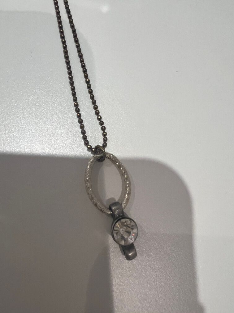 Simple statement necklace