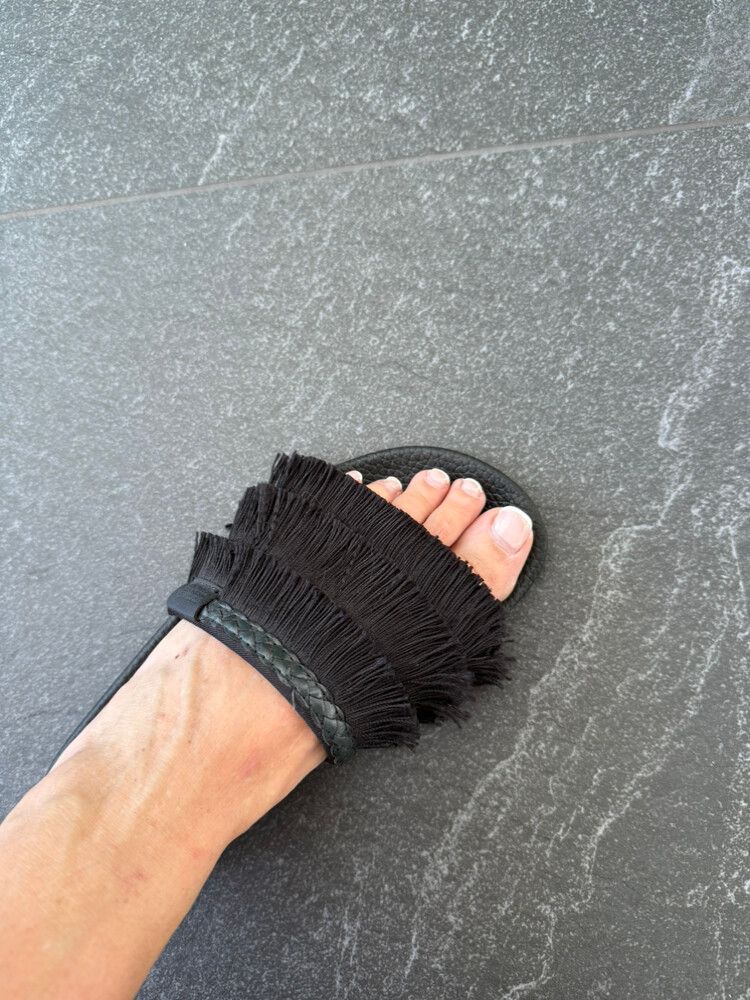 Unique Fridge black slides
