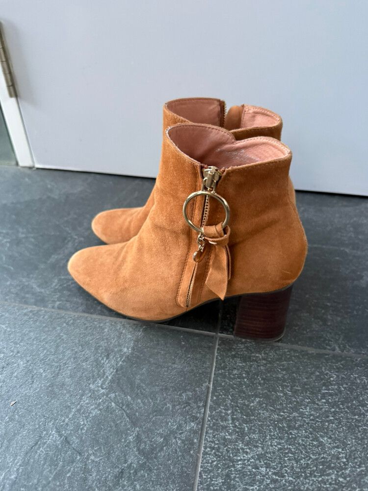 Kathryn Wilson boots