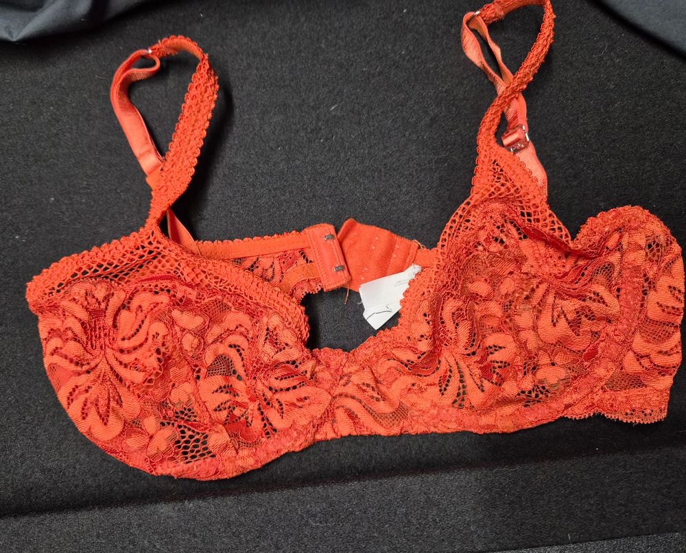 Lonely Orange Lace Bra 10d
