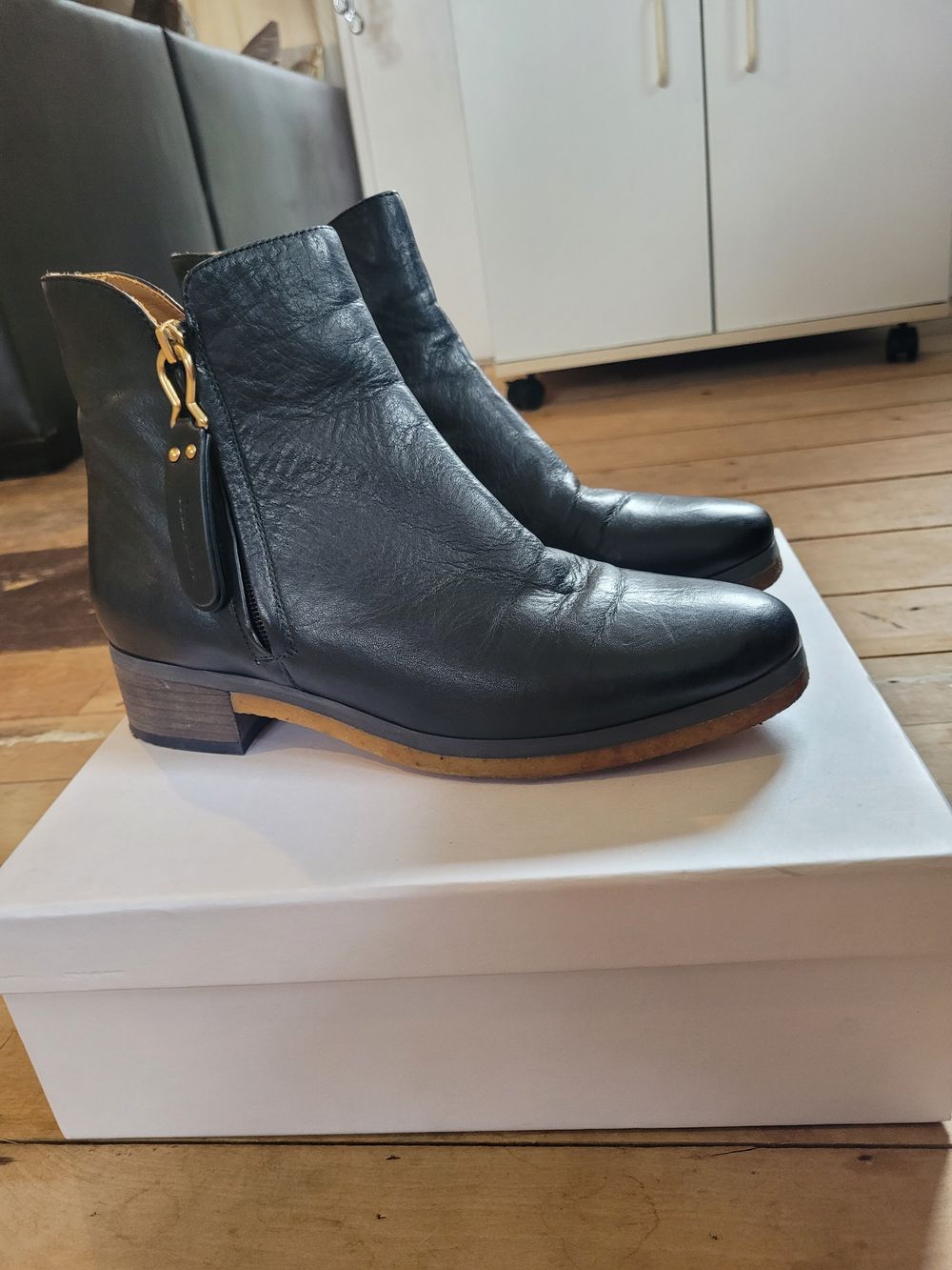 Jamie zip ankle boot