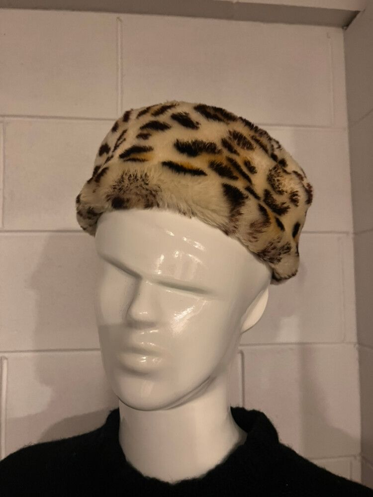 leopard print hat (fluffy) - vintage