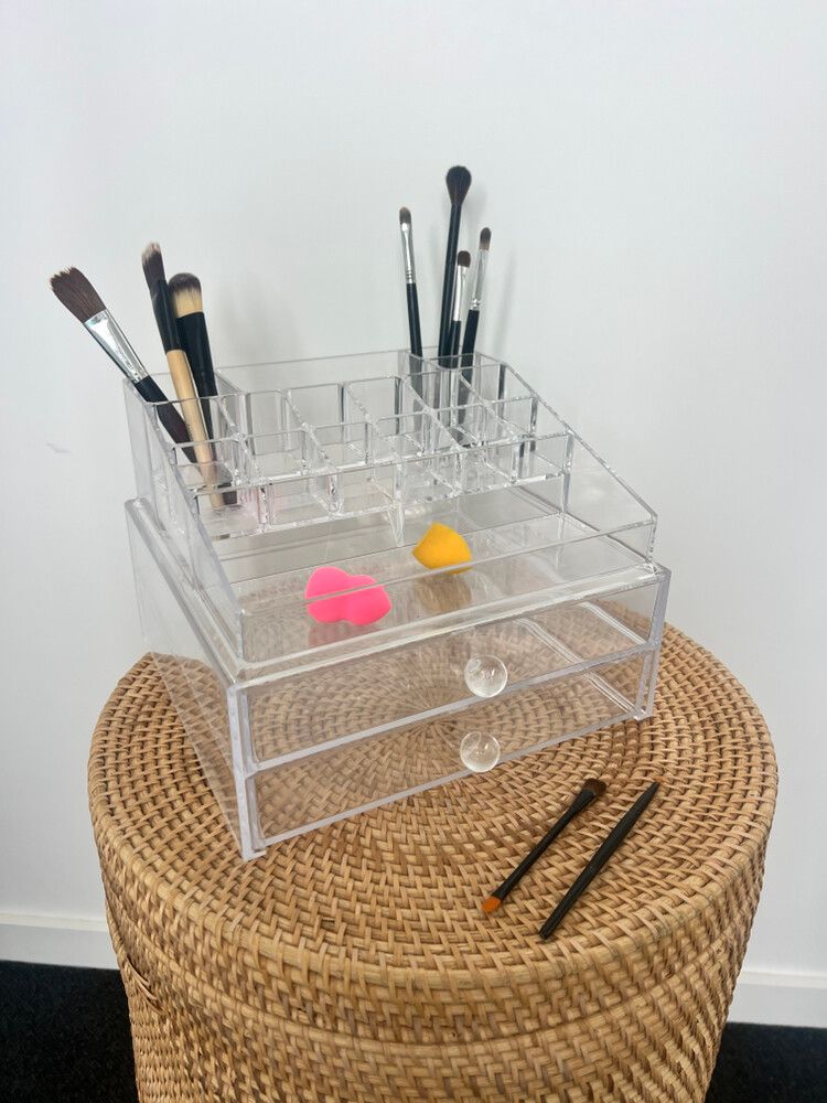 Makeup brush set, 2 x sponge & makeup container with draws.