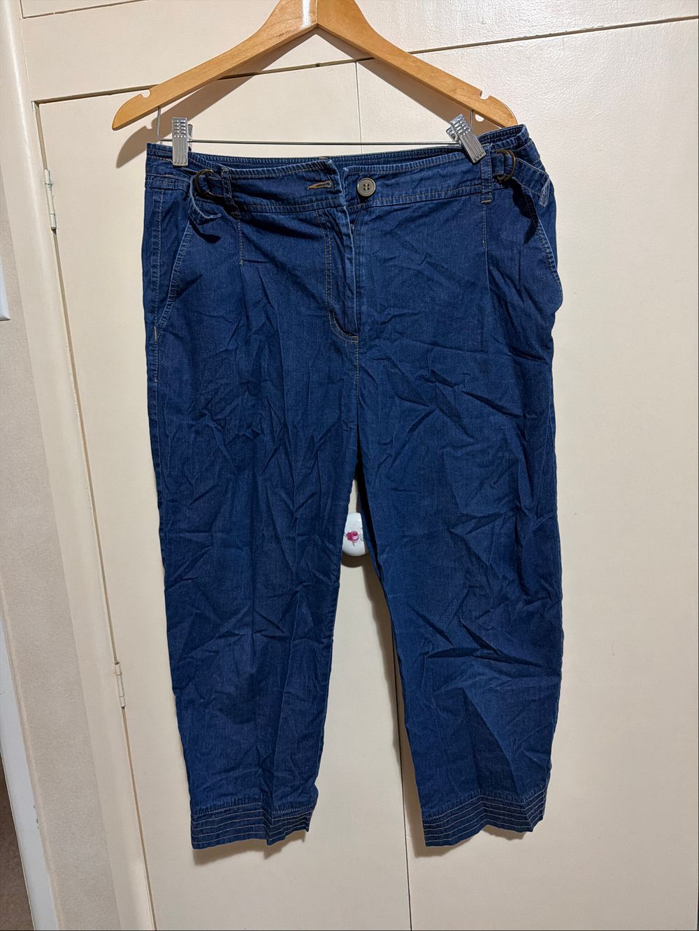Vintage Sylvester Demin look cropped pants. size L